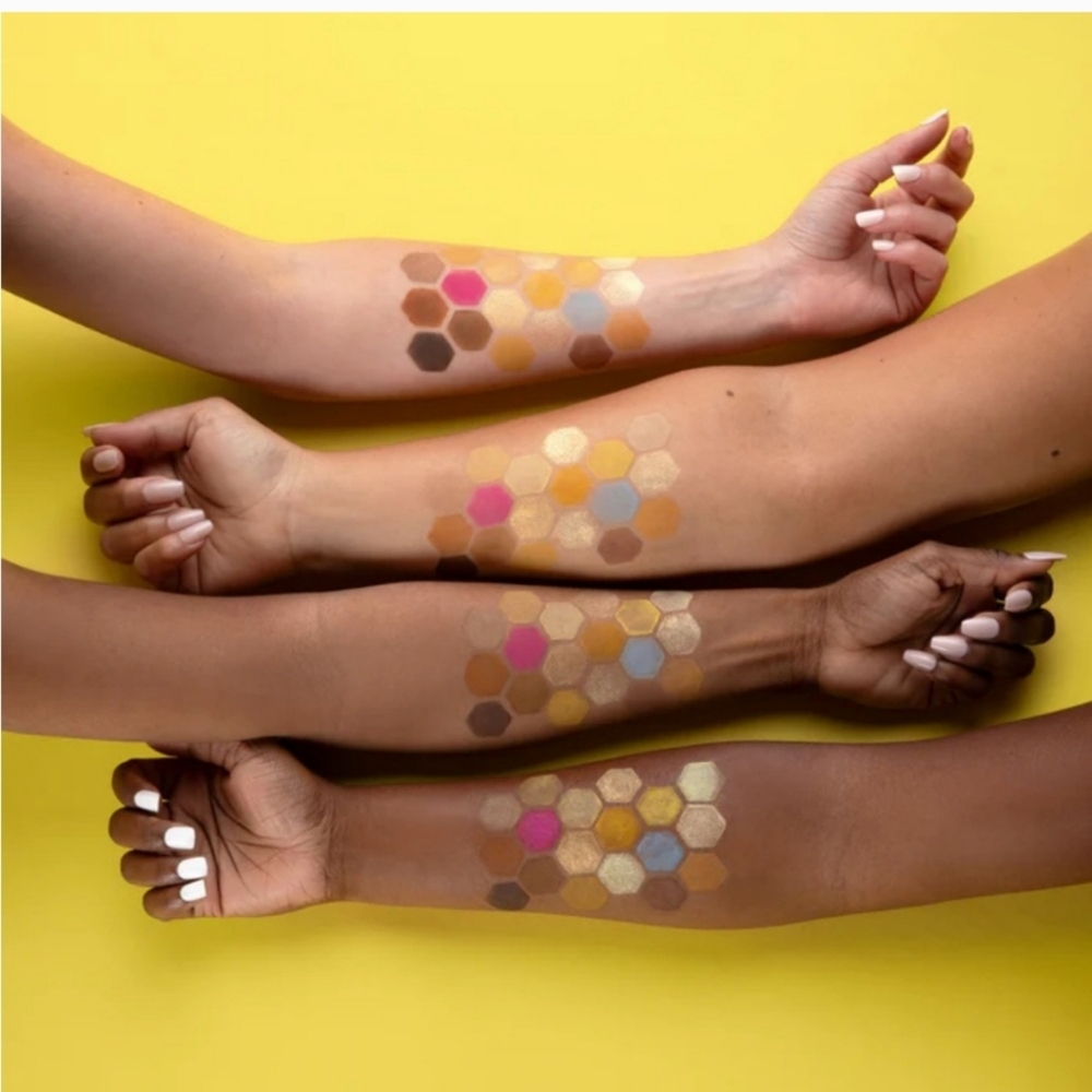 Jeffree Star Cosmetics Banana Fetish Eyeshadow Palette NIB NEW IN BOX - Picture 8 of 14